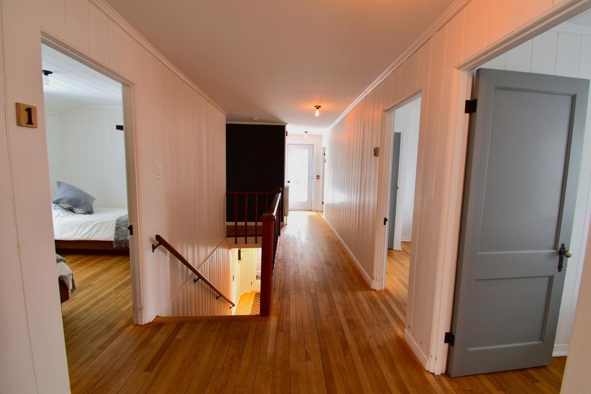 Le Partage Lodge: Destination Plein Air Et Sociale Val-Morin Luaran gambar