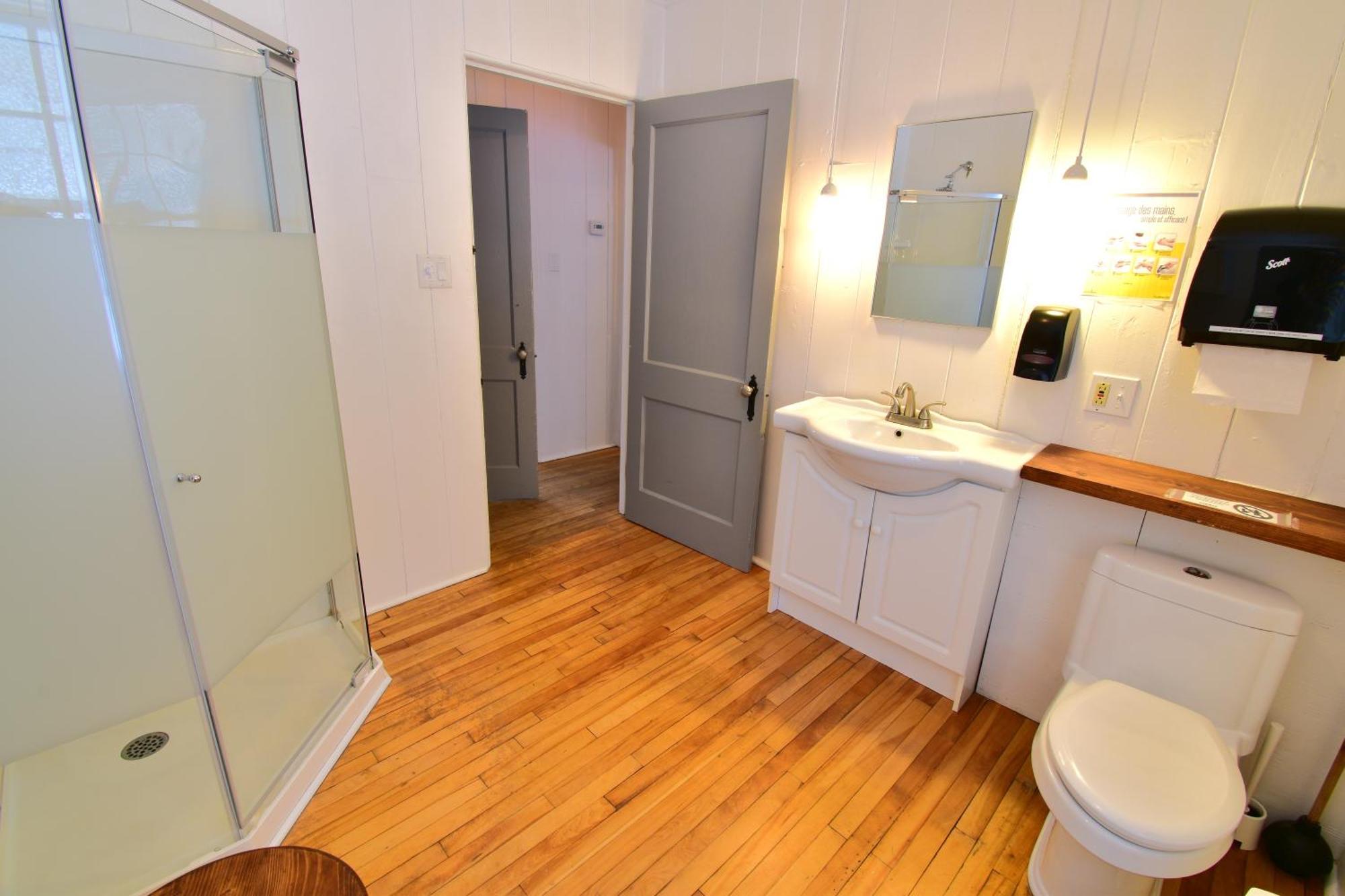 Le Partage Lodge: Destination Plein Air Et Sociale Val-Morin Luaran gambar