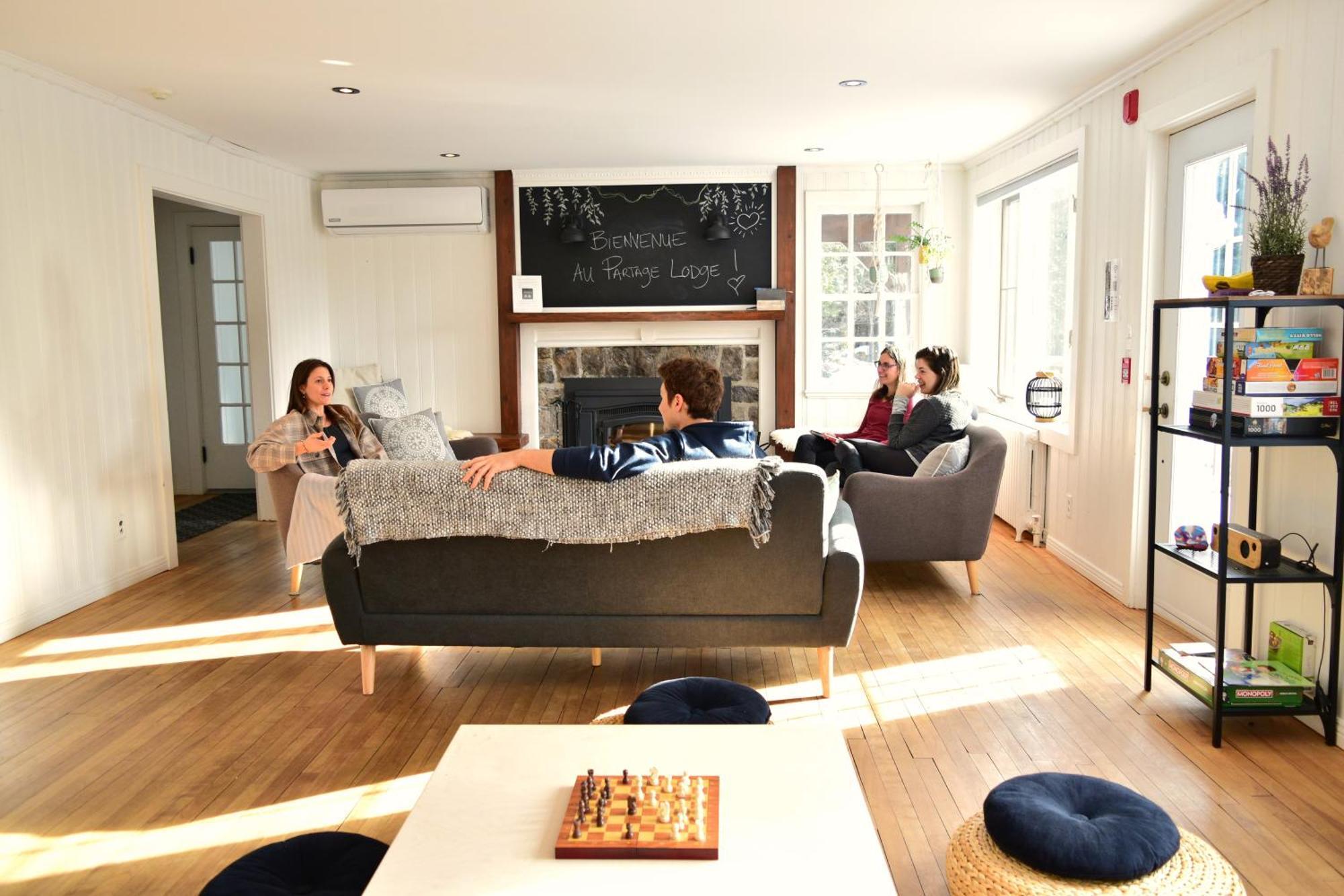 Le Partage Lodge: Destination Plein Air Et Sociale Val-Morin Luaran gambar